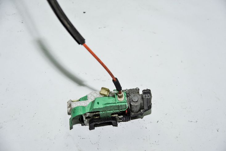 İDEA ÇIKMA YEDEK PARÇA FİAT ÇIKMA YEDEK PARÇA   (289)LİNEA KAPI KILIDI